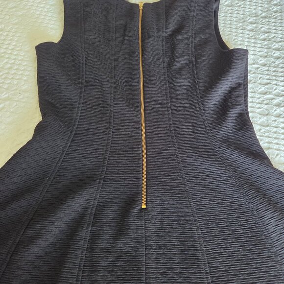 Taylor black fit and flare dress in lightweight material. Zip back. Size 10 - Picture 3 of 4